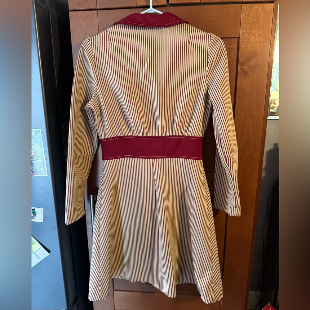1950s /60s vintage coat style dress with a gothic look - Picture 2 of 6